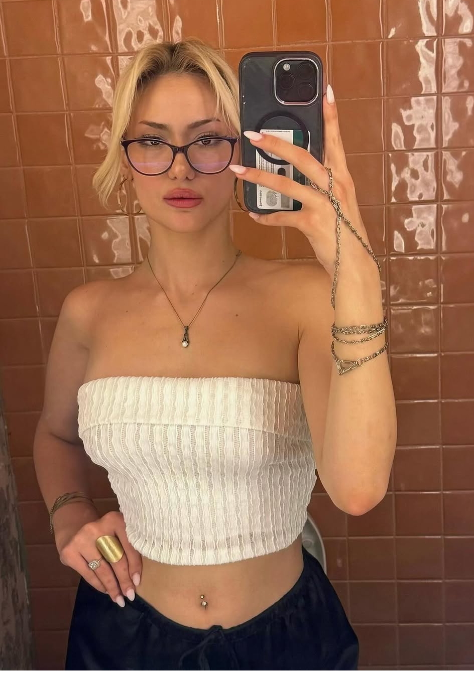 Bekilli Duygusal Partner Escort Bayan Alara